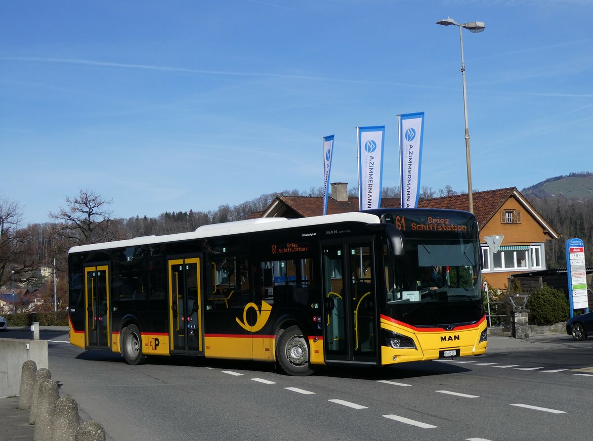 (258'979) - PostAuto Bern - BE 675'387/PID 12'066 - MAN am 29. Januar 2024 beim Bahnhof Spiez