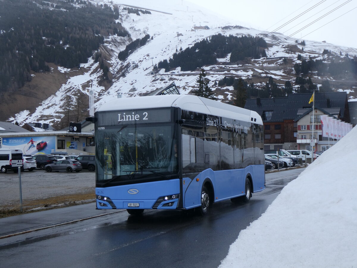 (259'251) - Mattli, Wassen - UR 9221/PID 11'795 - eSolaris (ex PostAuto Bern BE 90'275; ex PostAuto Bern BE 610'546) am 10. Februar 2024 in Andermatt, Gemsstockbahn