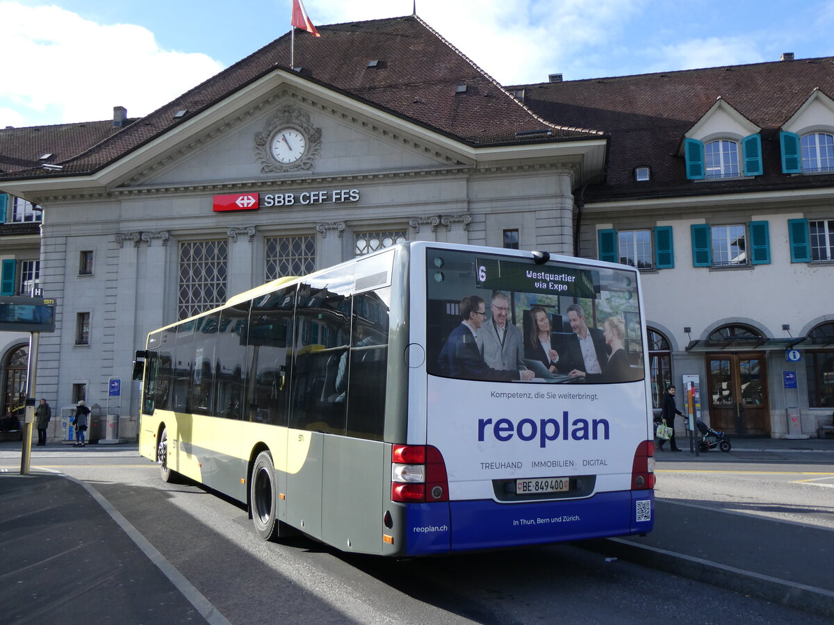 (259'324) - STI Thun - Nr. 400/BE 849'400 - MAN am 14. Februar 2024 beim Bahnhof Thun