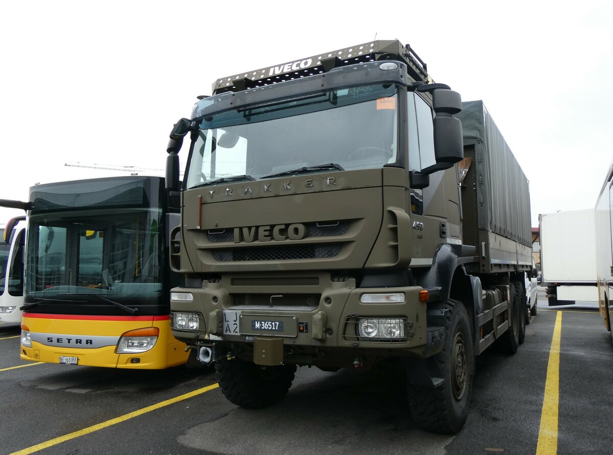 (259'402) - Schweizer Armee - M+36'517 - Iveco am 17. Februar 2024 in Kerzers, Intrbus