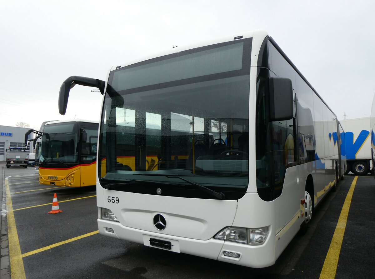 (259'408) - Intertours, Domdidier - Nr. 669 - Mercedes (ex VZO Grningen Nr. 311; ex VZO Grningen Nr. 111) am 17. Februar 2024 in Kerzers, Interbus