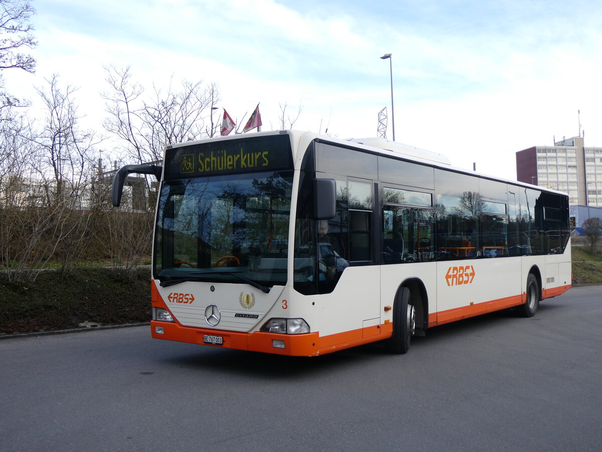 (260'108) - RBS Worblaufen - Nr. 3/BE 767'003 - Mercedes am 3. Mrz 2024 in Worblaufen, Garage (mit Zielanzeige: Schlerkurs)