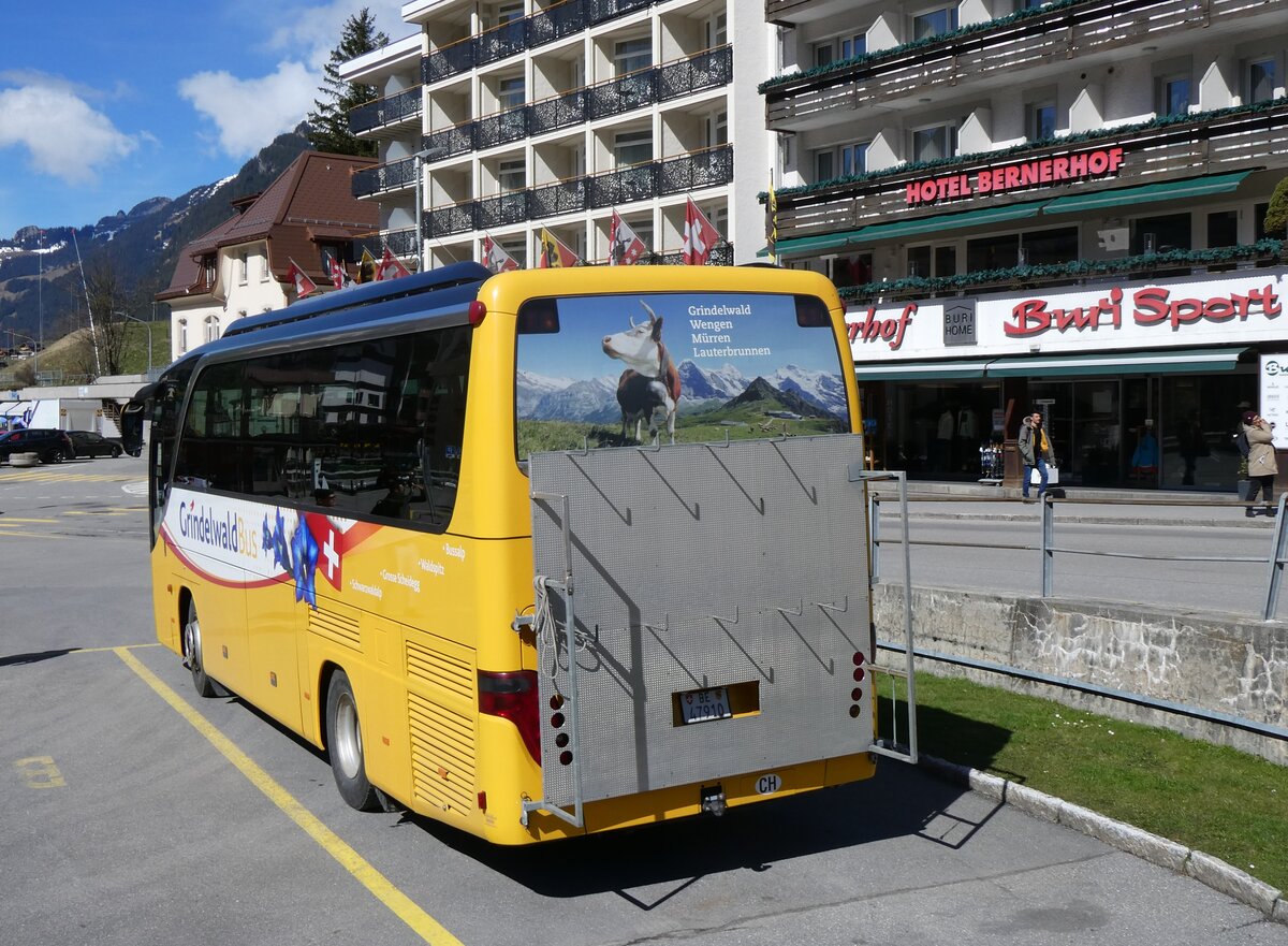 (260'528) - GrindelwaldBus, Grindelwald - Nr. 29/BE 47'910 - Setra am 19. Mrz 2024 beim Bahnhof Grindelwald