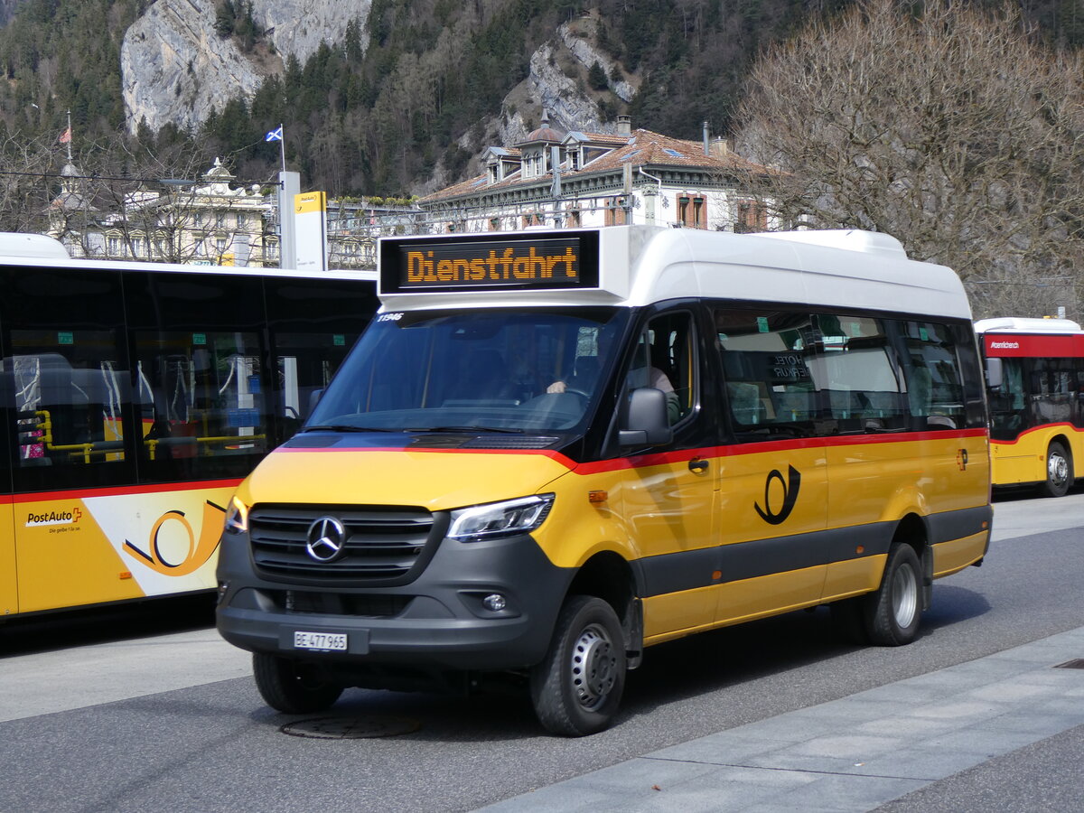 (260'696) - PostAtuo Bern - BE 477'965/PID 11'946 - Mercedes am 26. Mrz 2024 beim Bahnhof Interlaken West