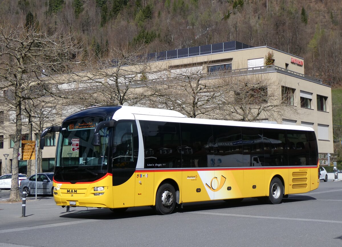 (260'935) - PostAuto Bern - Nr. 71/BE 412'071/PID 11'071 - MAN (ex PostAuto Zentralschweiz Nr. 20; ex Dillier, Sarnen Nr. 20) am 2. April 2024 beim Bahnhof Interlaken Ost