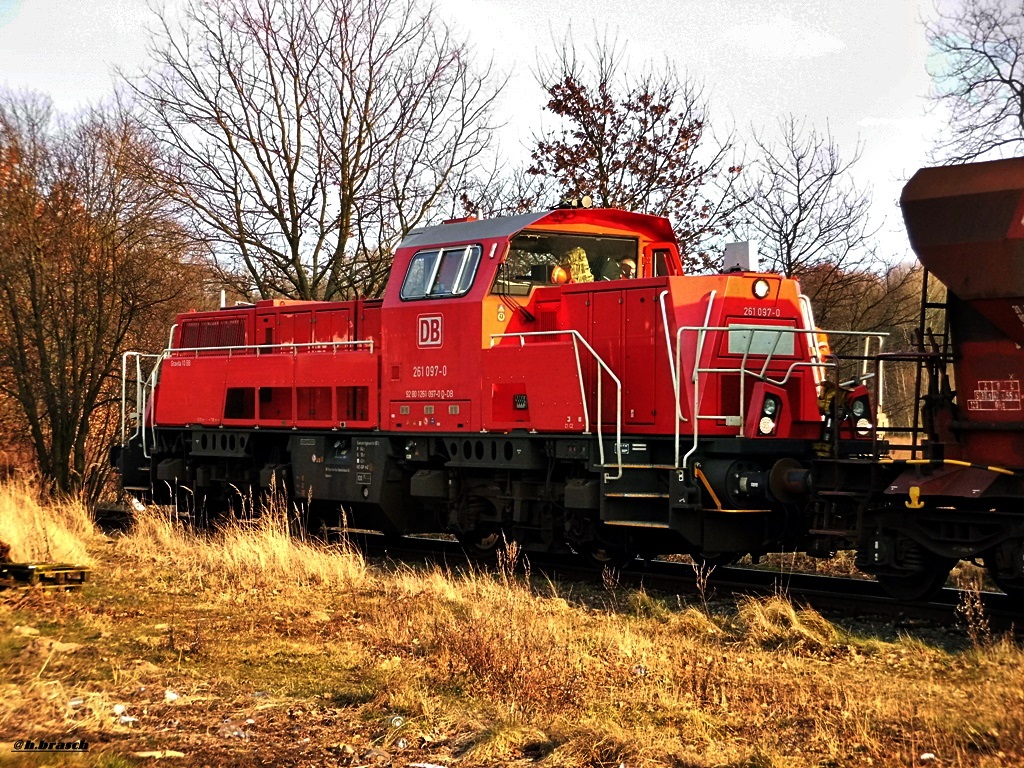 261 097-0,bei der ankunft am bf glinde,08.03.16