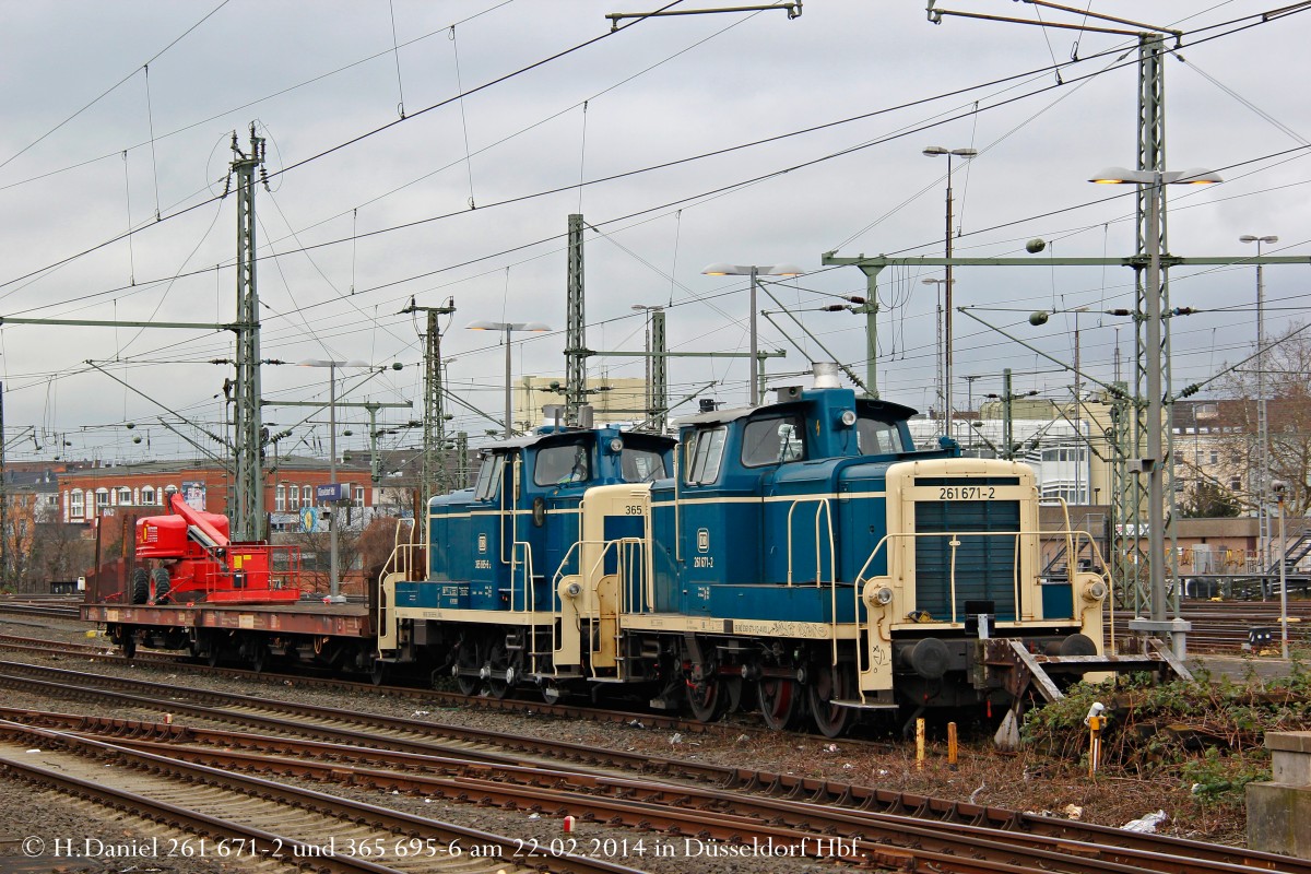261 671-2 und 365 965-5 standen am 22.02.2014 in D�sseldorf Hbf.