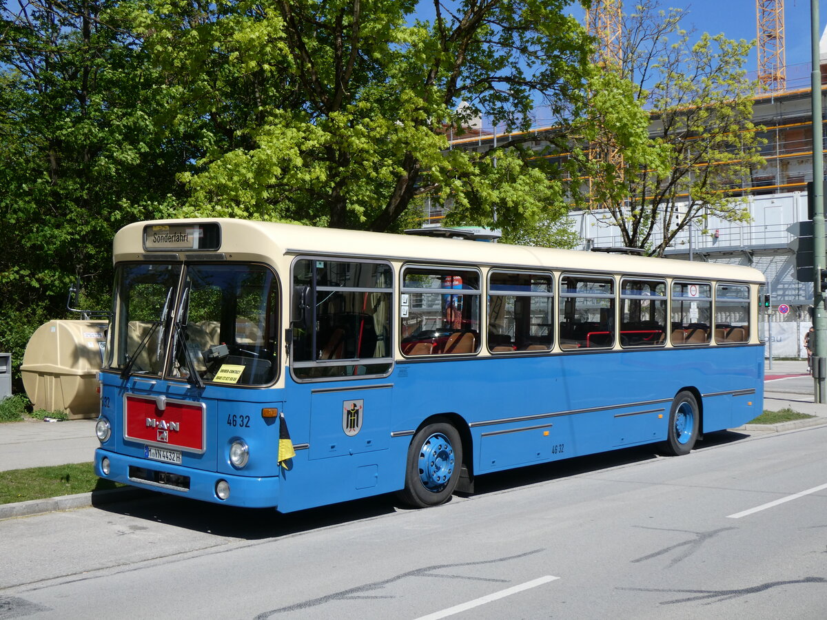 (261'244) - MVG Mnchen (OCM) - M-YN 4432H - MAN am 13. April 2024 in Mnchen, Marktplatz