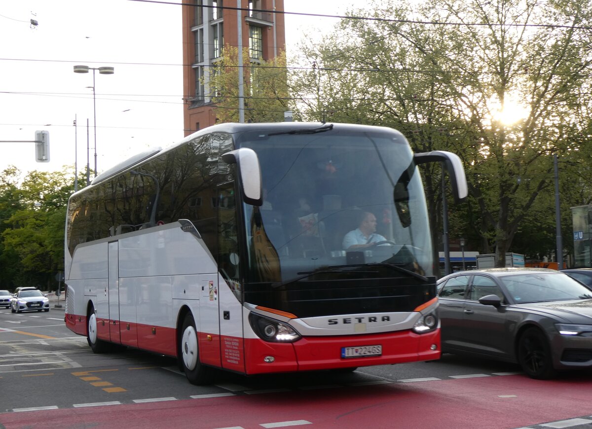 (261'430) - Aus der Slowakei: Bohdan, Trnava - TT-224GS - Setra am 14. April 2024 in Mnchen, Sendlinger Tor