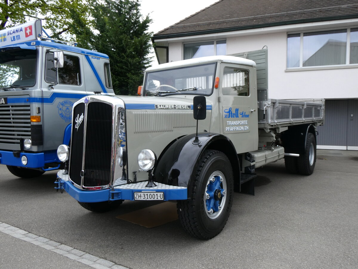 (261'951) - Stoll, Pf�ffikon - ZH 31'001 U - Saurer am 4. Mai 2024 in Attikon, Wegm�ller