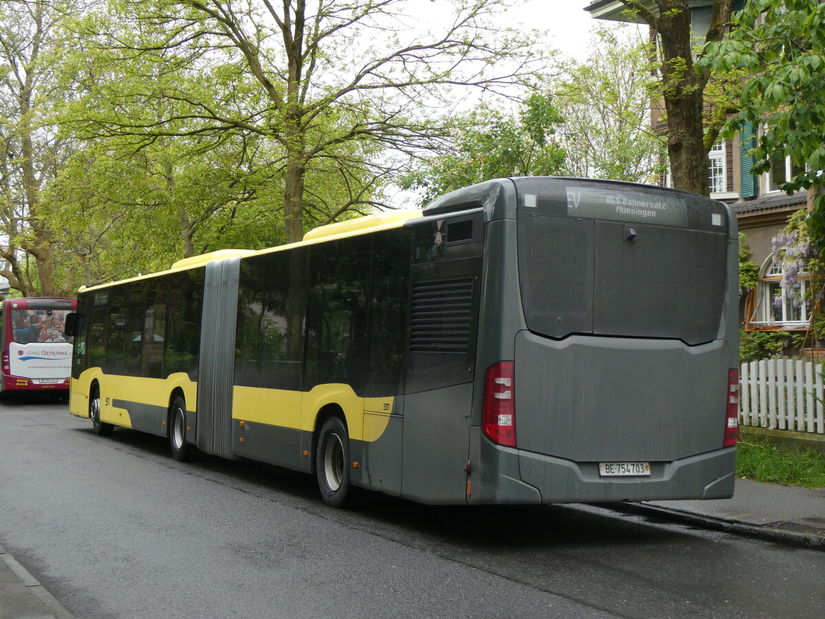 (262'175) - STI Thun - Nr. 703/BE 754'703 - Mercedes am 6. Mai 2024 beim Bahnhof Thun (Kante X)