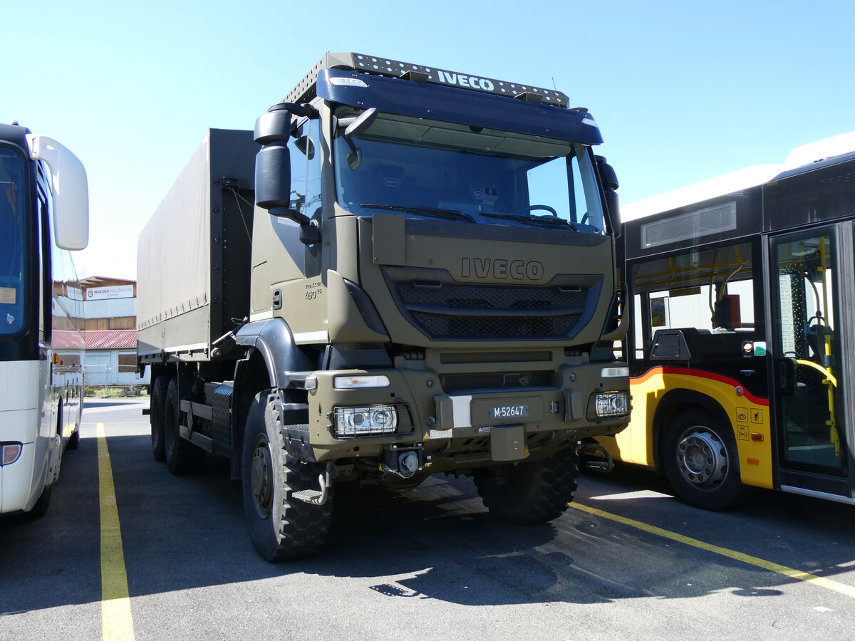 (262'280) - Schweizer Armee - M+52'647 - Iveco am 11. Mai 2024 in Kerzers, Interbus