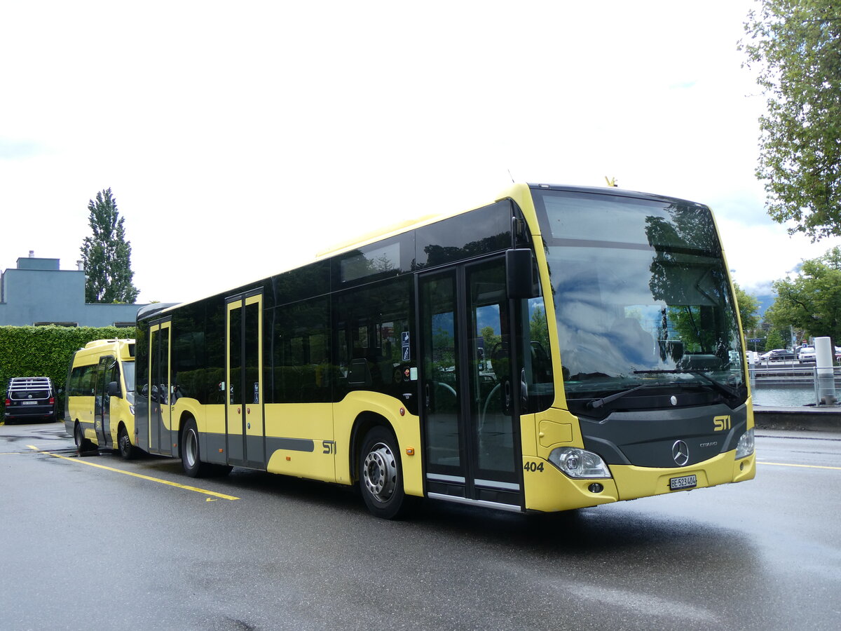 (262'754) - STI Thun - Nr. 404/BE 523'404 - Mercedes am 21. Mai 2024 bei der Schifflndte Thun