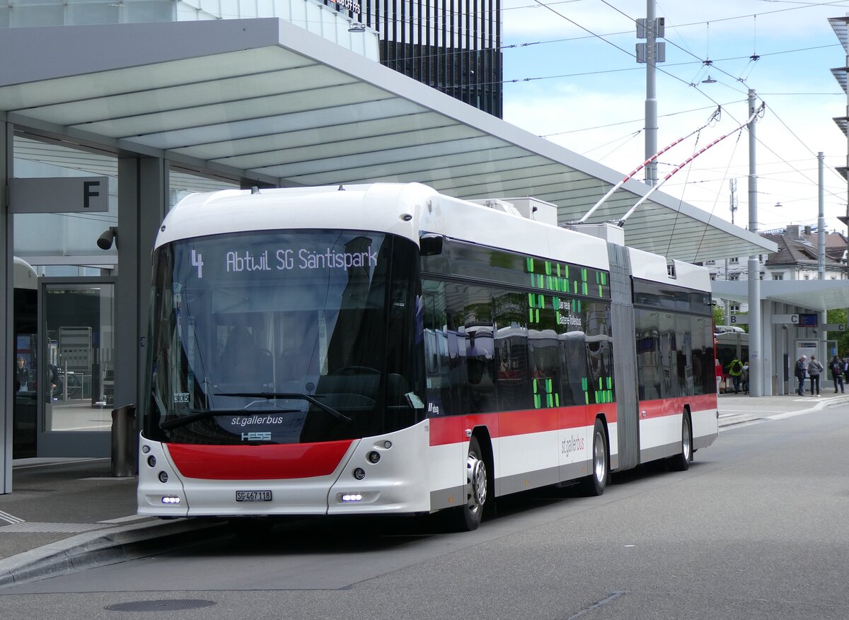 (262'791) - St. Gallerbus, St. Gallen - Nr. 118/SG 467'118 - Hess/Hess Gelenktrolleybus am 24. Mai 2024 beim Bahnhof St. Gallen