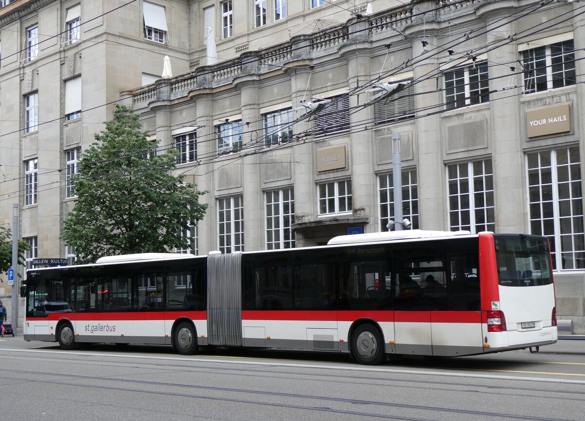 (262'818) - St. Gallerbus, St. Gallen - Nr. 275/SG 198'275 - MAN am 24. Mai 2024 beim Bahnhof St. Gallen