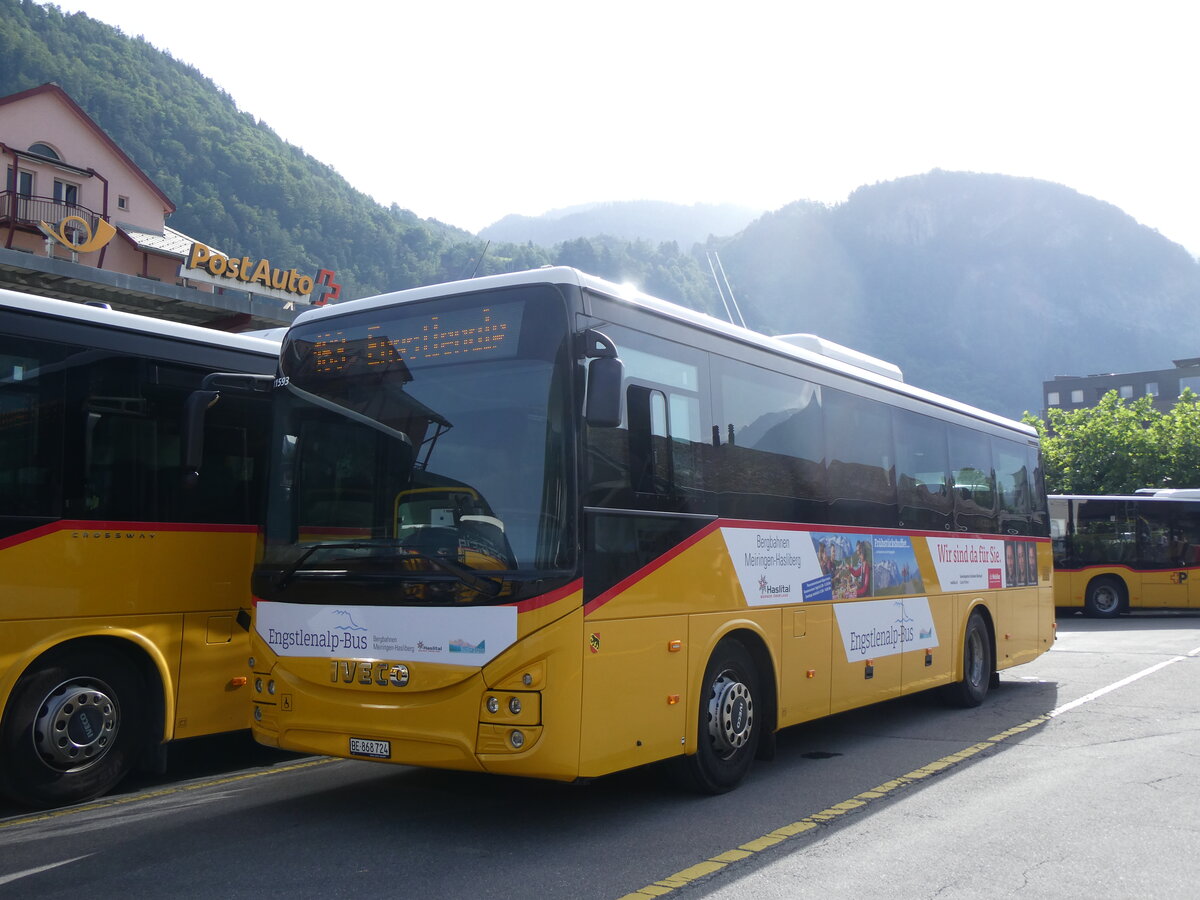 (264'072) - Flck, Brienz - Nr. 24/BE 868'724/PID 11'593 - Iveco am 29. Juni 2024 in Meiringen, Postautostation (Einsatz Engstlenalp-Bus)