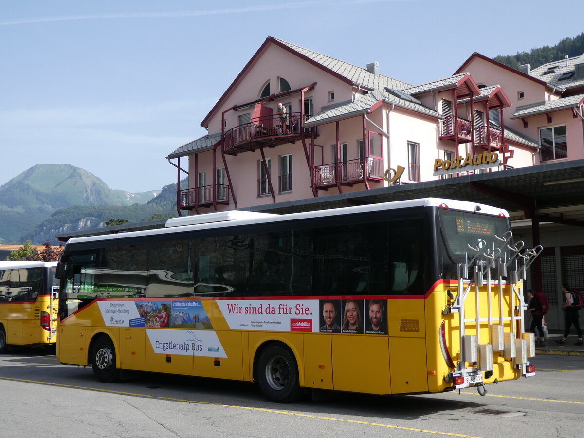 (264'074) - Flck, Brienz - Nr. 24/BE 868'724/PID 11'593 - Iveco am 29. Juni 2024 in Meiringen, Postautostation (Einsatz Engstlenalp-Bus)