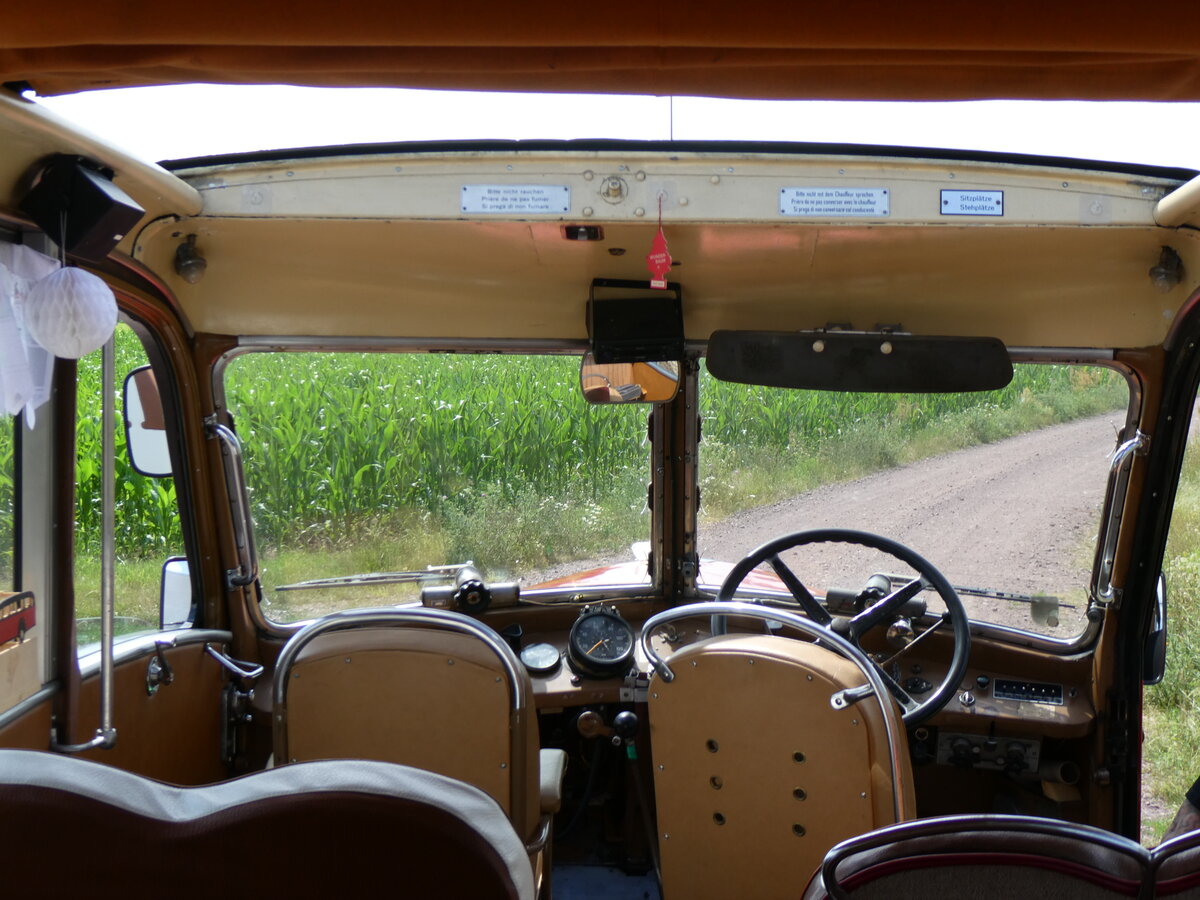 (264'610) - Raab, Bad Drrenberg - MER-K 49H - Saurer/Saurer (ex VDZ/Landerlebniswelt, Bad Drrenberg; ex Fankhauser, CH-Arzier; ex AFA Adelboden/CH Nr. 15; ex P 23'052; ex P 2076) am 10. Juli 2024 in Kreypau, Unvollendete Brcke (Innenaufnahme)