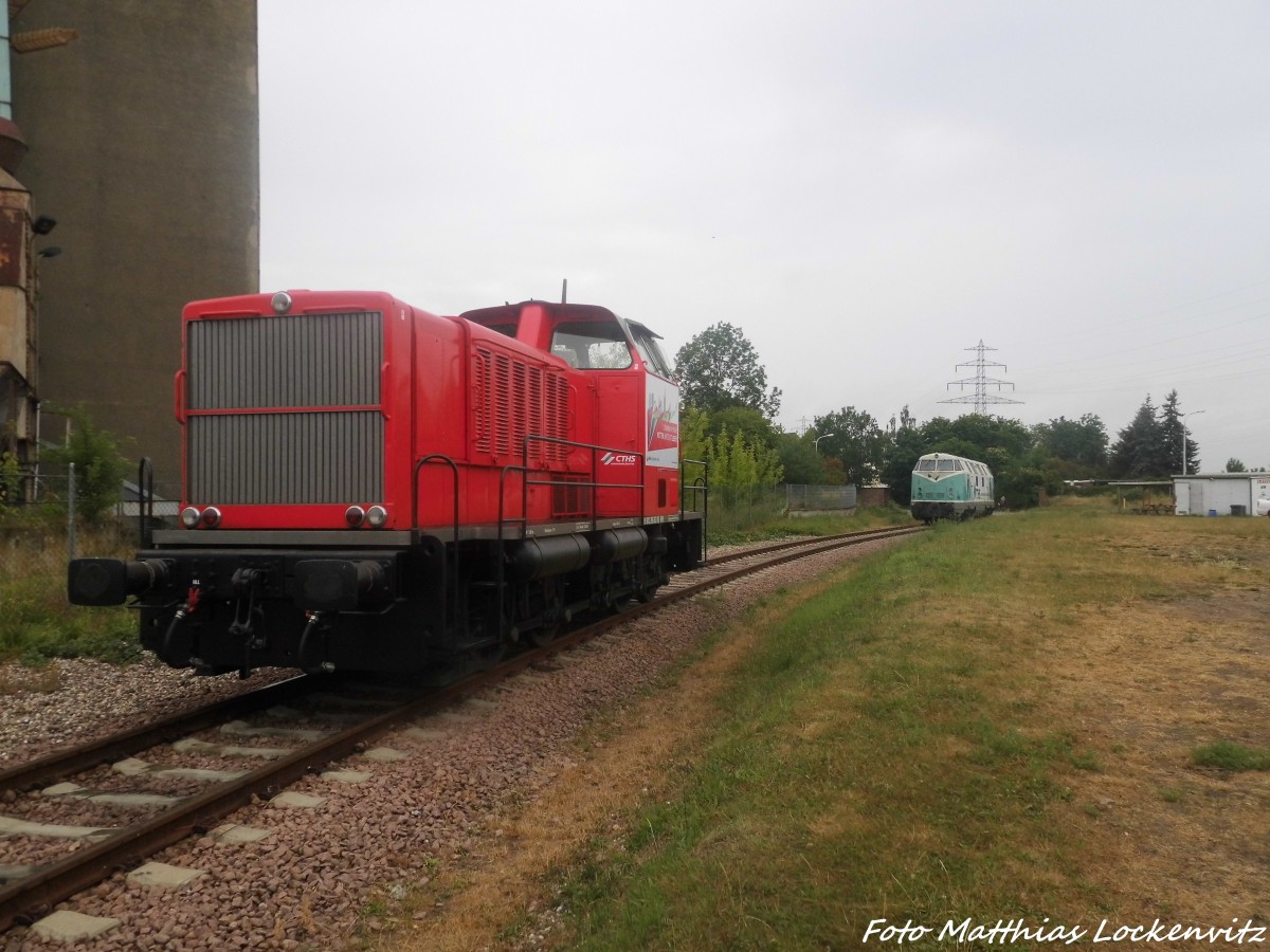 265 603 (Mak 120B) und 228 203 im Hintergrund der CTHS abgestellt am Saalehafen am 18.6.15