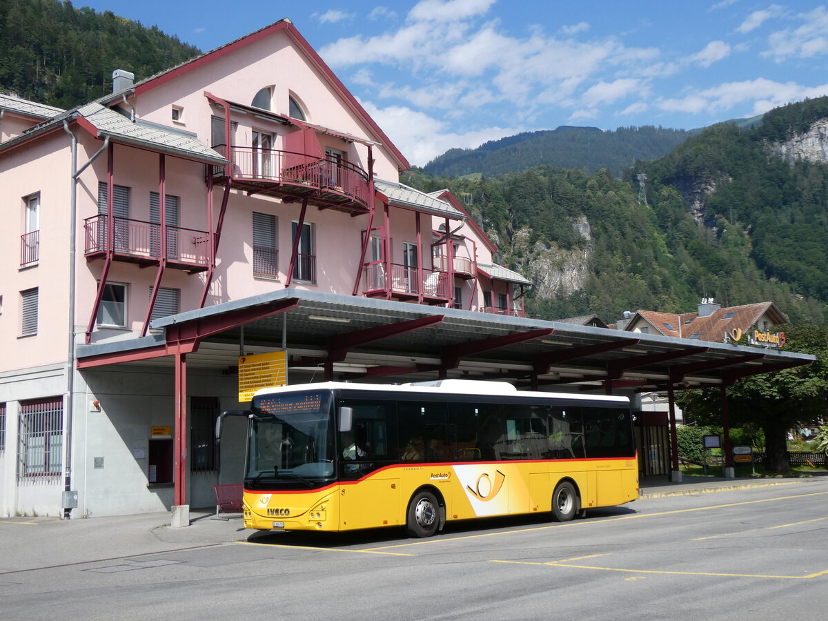 (265'058) - Flck, Brienz - Nr. 29/BE 868'729/PID 11'831 - Iveco am 27. Juli 2024 in Meiringen, Postautostation