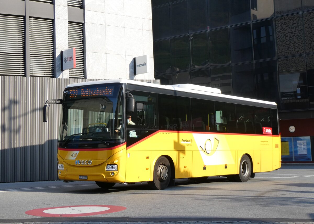 (265'101) - BUS-trans, Visp - VS 123'123/PID 10'347 - Iveco am 28. Juli 2024 beim Bahnhof Visp