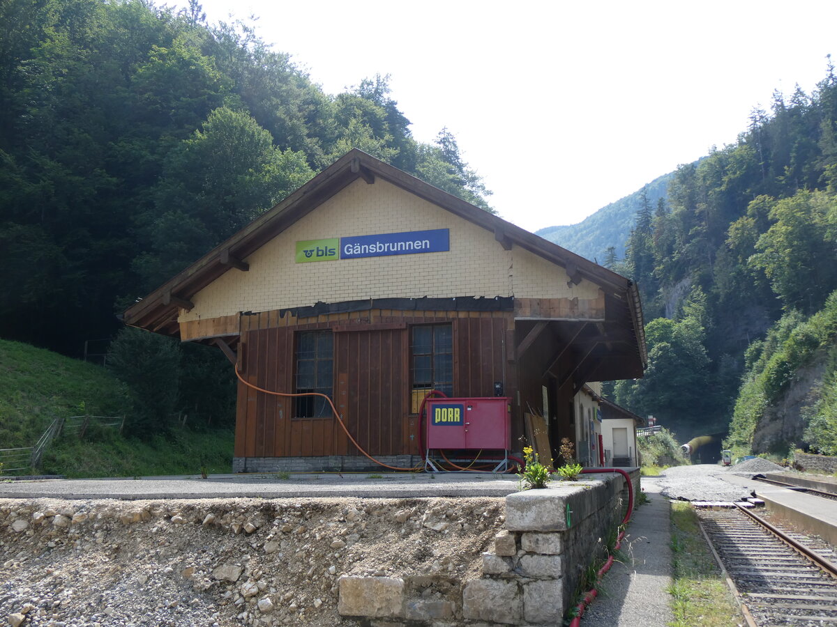 (265'273) - Bahnhof G�nsbrunnen am 30. Juli 2024