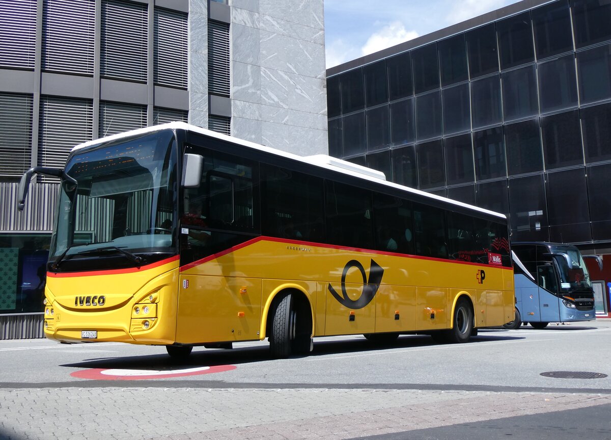 (265'474) - PostAuto Wallis - VS 516'248/PID 11'507 - Iveco am 8. August 2024 beim Bahnhof Visp 