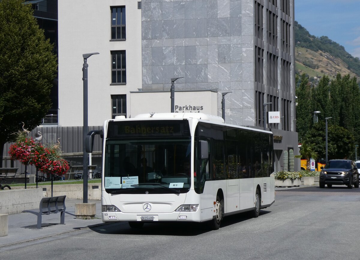 (265'514) - Welti-Furrer, Bassersdorf - Nr. 53/ZH 214'499 - Mercedes am 8. August 2024 beim Bahnhof Visp