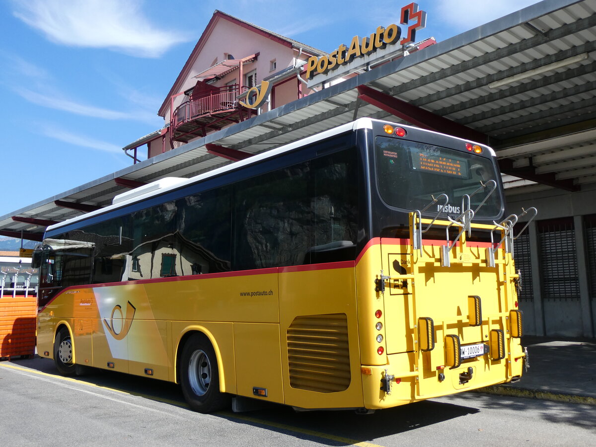 (265'580) - PostAuto Zentralschweiz - Nr. 406/OW 10'006/PID 5538 - Irisbus (ex Nr. 3; ex Dillier, Sarnen Nr. 3) am 13. August 2024 in Meiringen, Postautostation