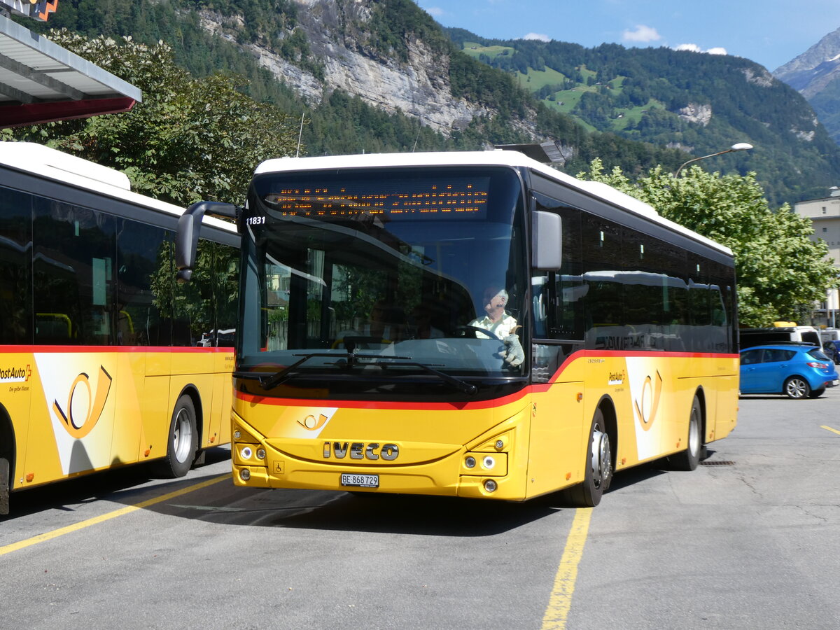 (265'632) - Flck, Brienz - Nr. 29/BE 868'729/PID 11'831 - Iveco am 13. August 2024 in Meiringen, Postautostation