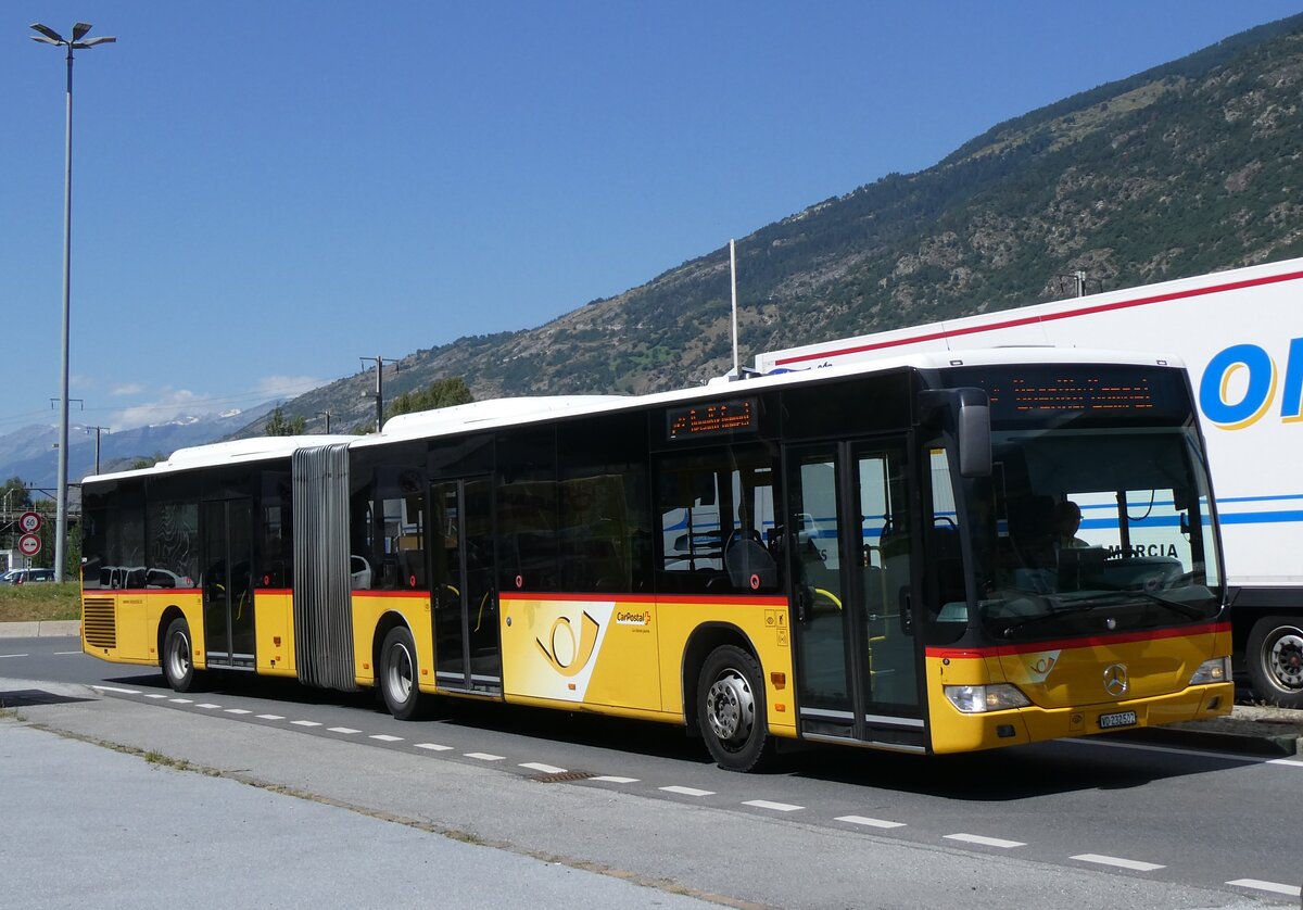 (265'719) - CarPostal Ouest - VD 232'502/PID 5499 - Mercedes am 16. August 2024 beim Bahnhof Gampel-Steg