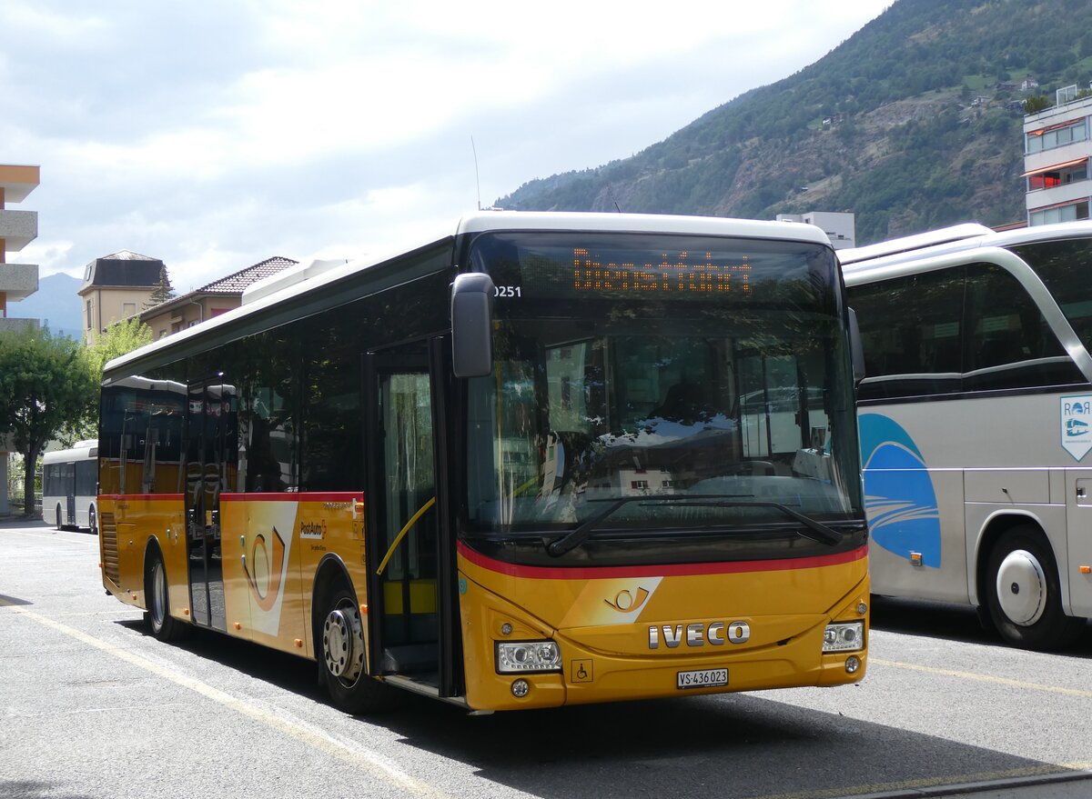 (265'761) - PostAuto Wallis - VS 436'023/PID 10'251 - Iveco am 16. August 2024 in Brig, Garage