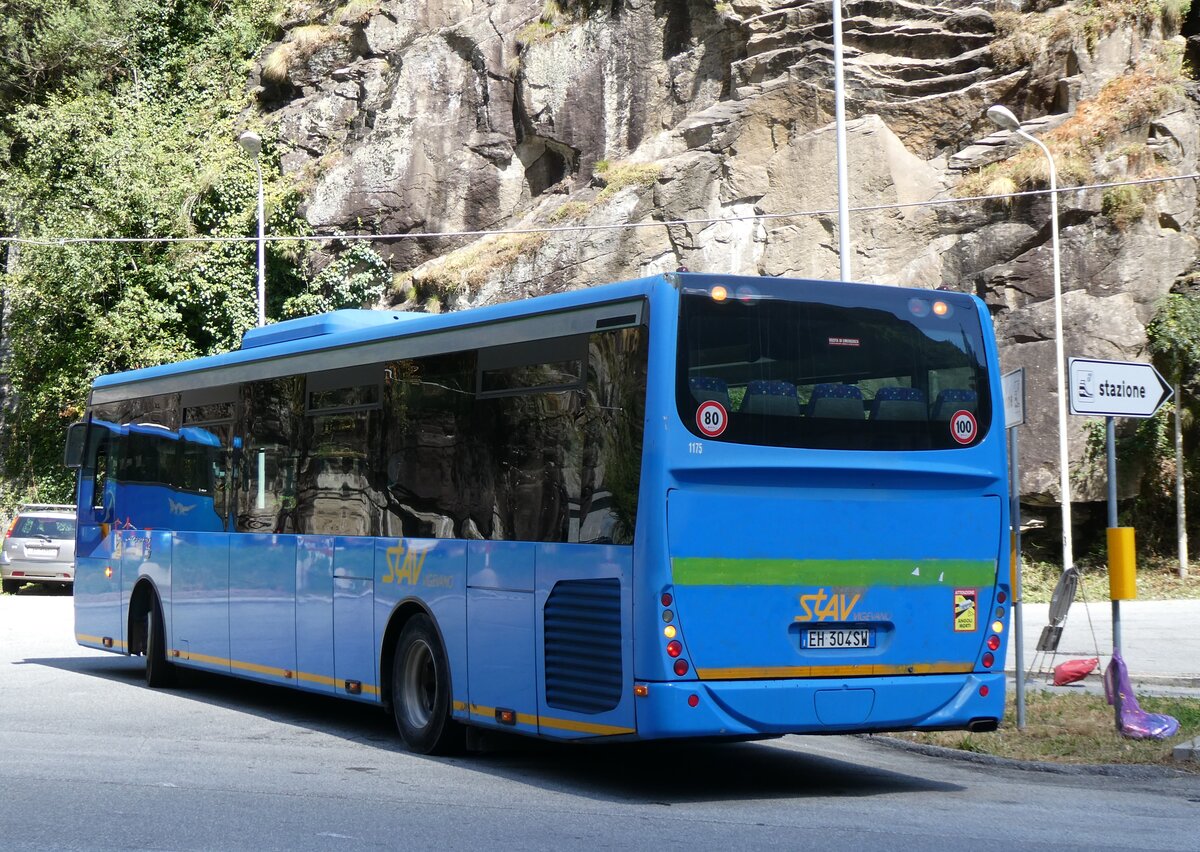 (266'045) - STAV Vigevano - Nr. 1175/EH-304 SW - Irisbus am 20. August 2024 in Iselle, Stazione