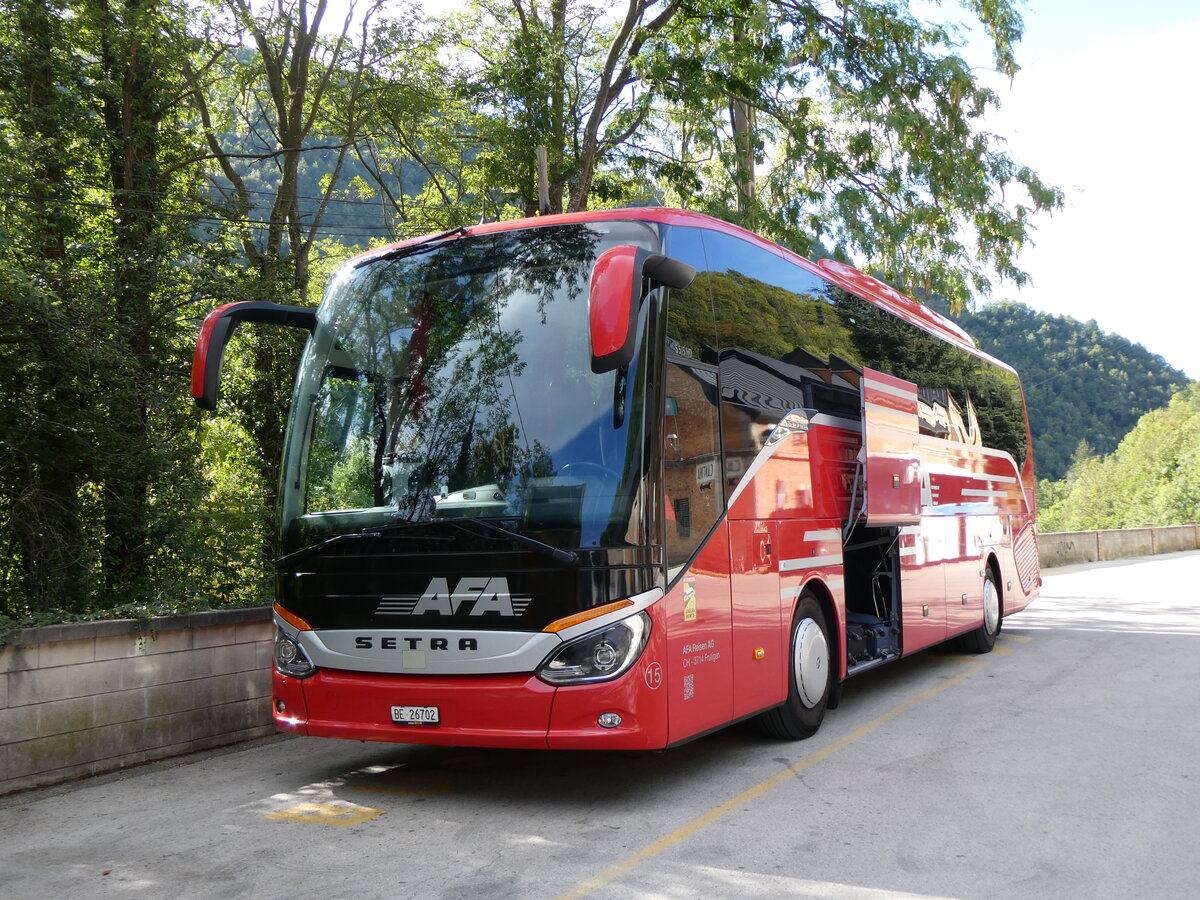 (267'066) - Aus der Schweiz: AFA Adelboden - Nr. 15/BE 26'702 - Setra am 16. September 2024 beim Bahnhof Ribes de Freser