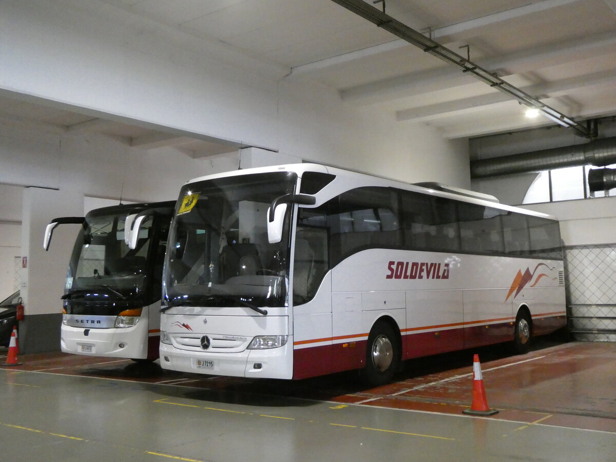 (267'298) - Soldevila, Escaldes-Engordany - J7215 - Mercedes am 19. September 2024 in Andorra la Vella, Carparkhaus