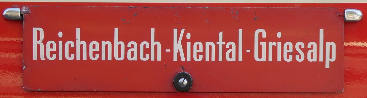 (268'008) - Routentafel - Reichenbach-Kiental-Griesalp - am 12. Oktober 2024 beim Bahnhof Reichenbach