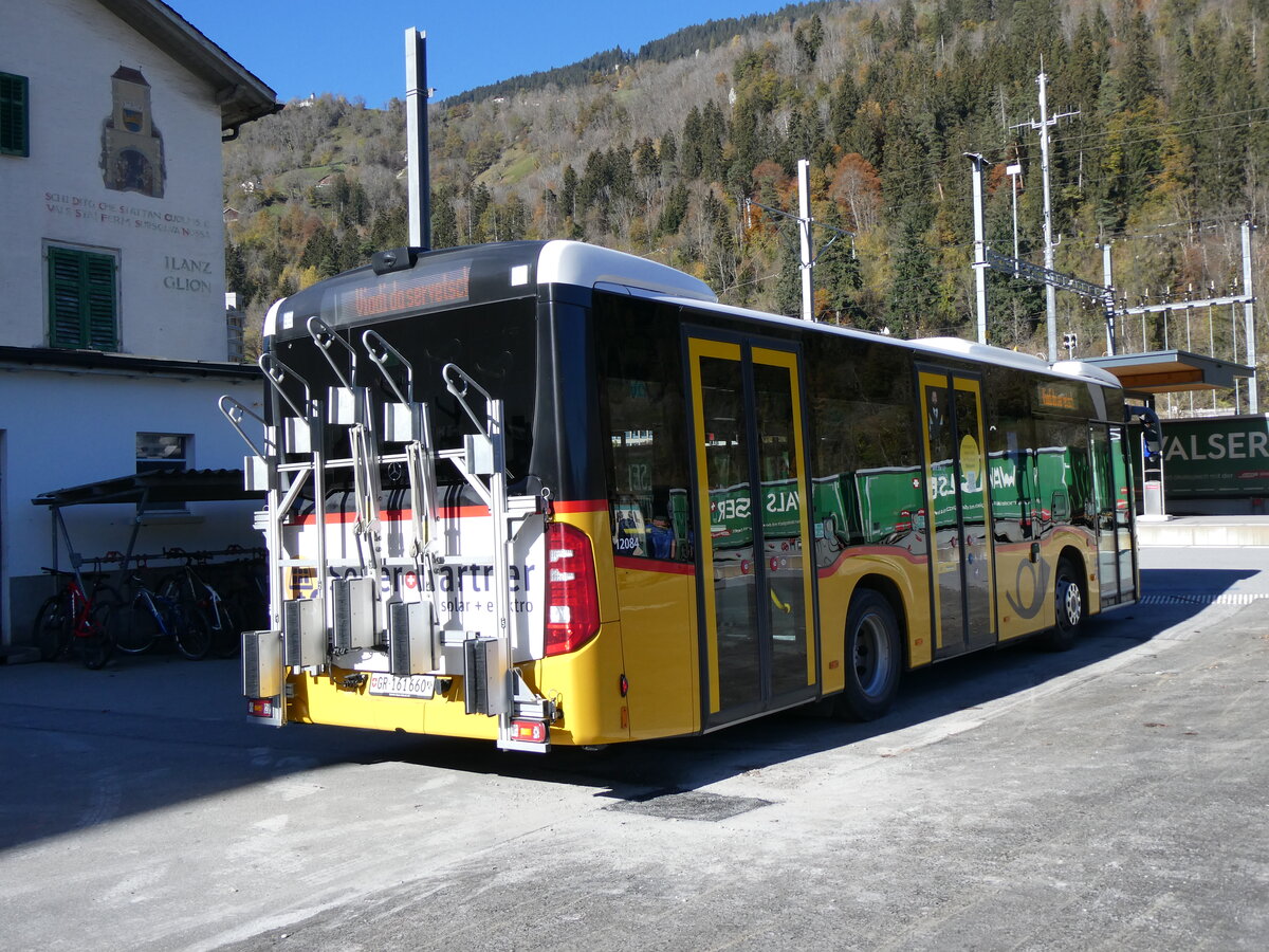 (268'828) - PostAuto Graubnden - GR 161'660/PID 12'084 - Mercedes (ex Nr. 16) am 29. Oktober 2024 beim Bahnhof Ilanz