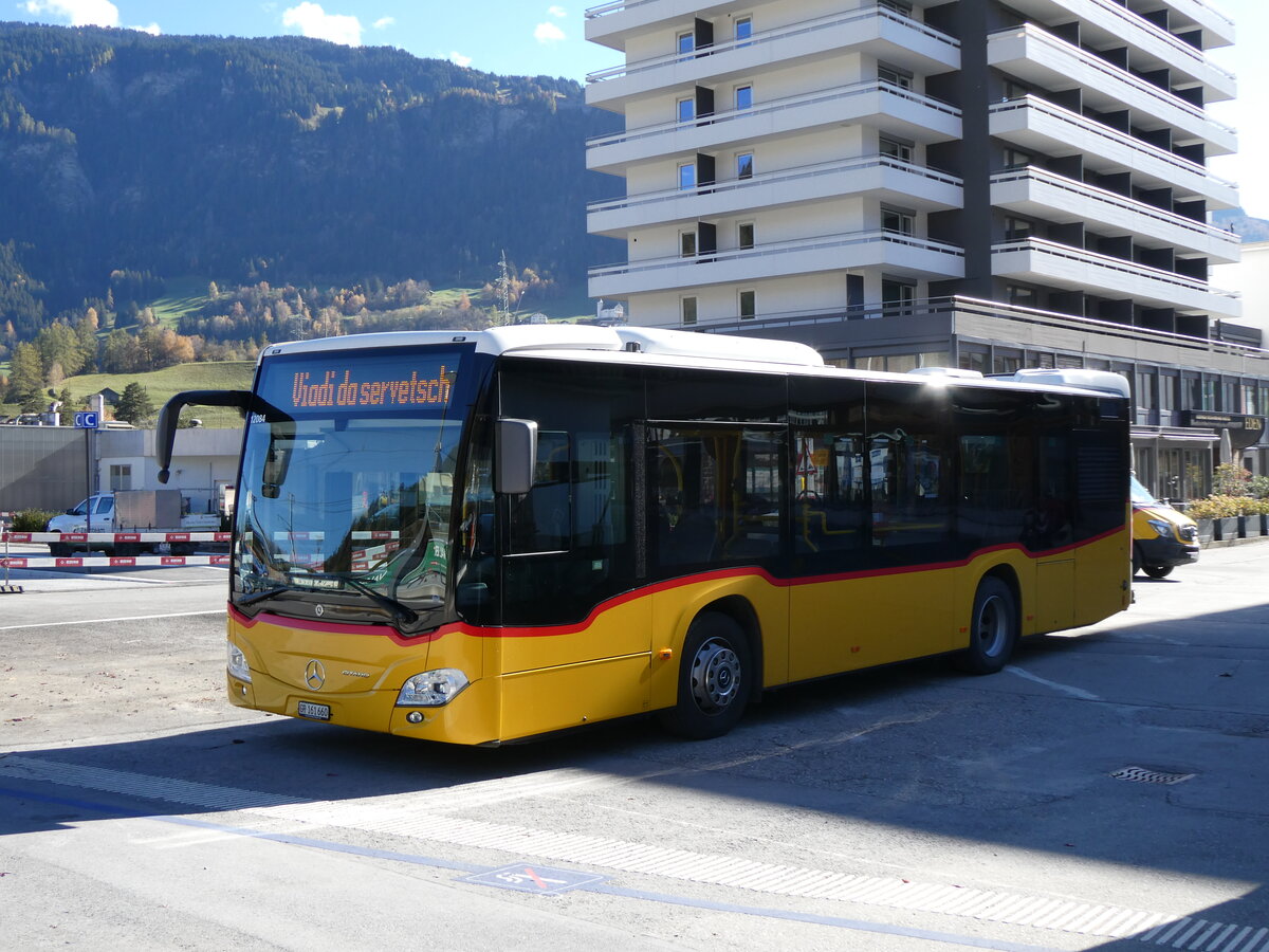 (268'829) - PostAuto Graubnden - GR 161'660/PID 12'084 - Mercedes (ex Nr. 16) am 29. Oktober 2024 beim Bahnhof Ilanz