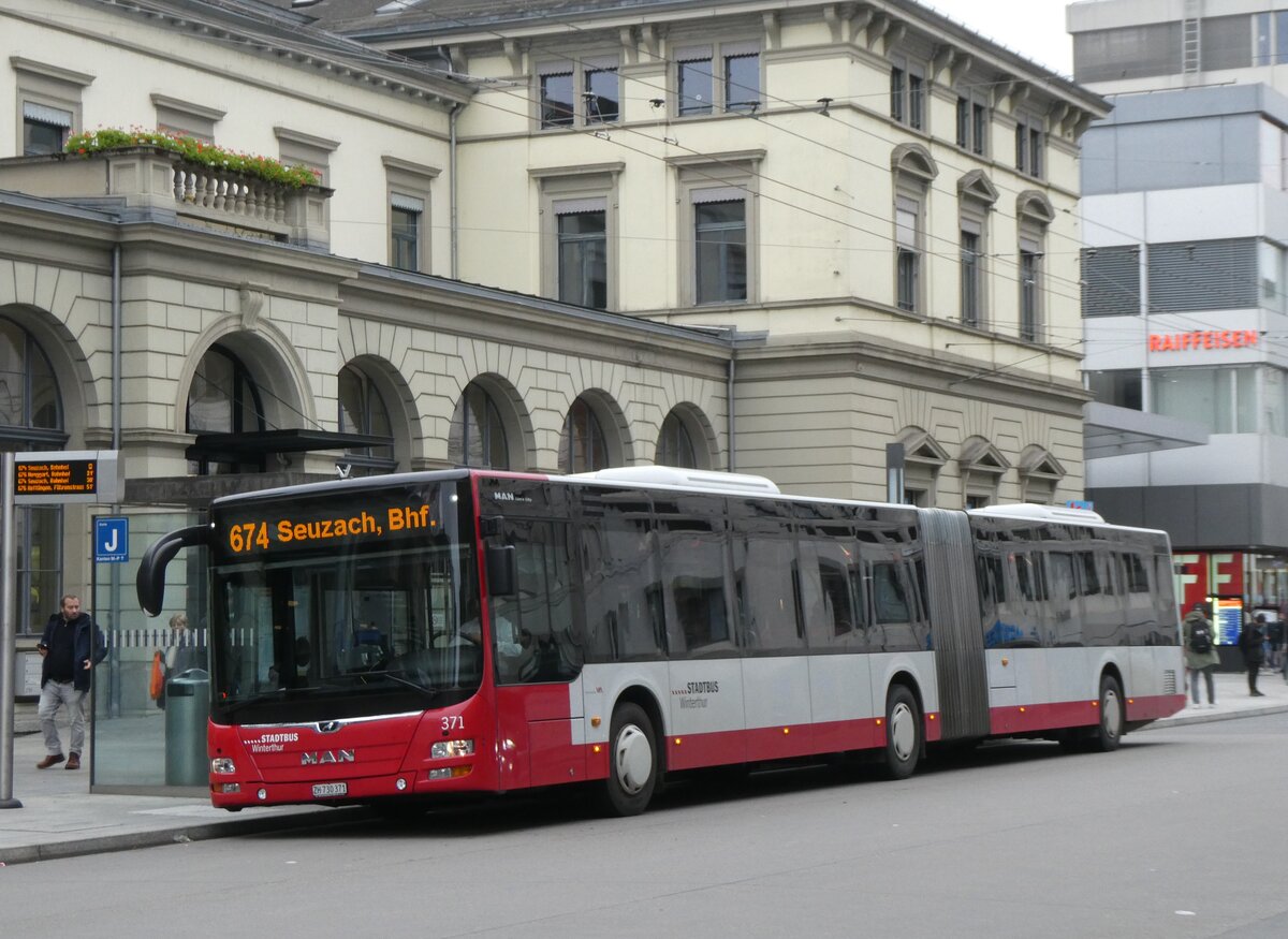 (268'928) - SW Winterthur - Nr. 371/ZH 730'371 - MAN am 2. November 2024 beim Hauptbahnhof Winterthur