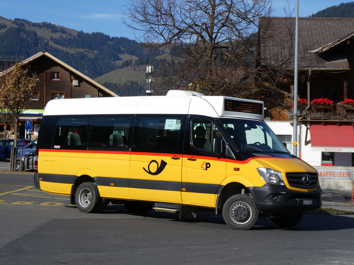 (268'980) - Kbli, Gstaad - BE 305'545/PID 10'890 - Mercedes am 7. November 2024 beim Bahnhof Gstaad