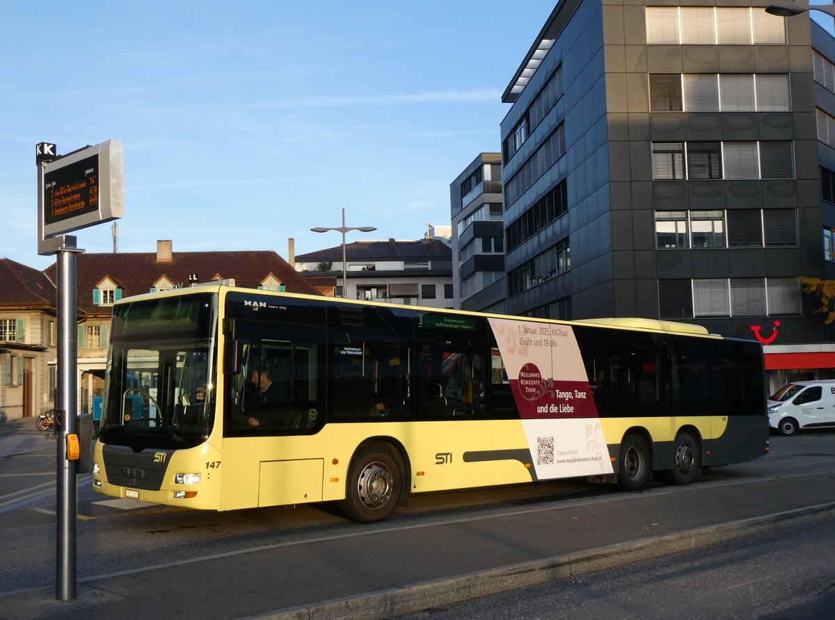 (269'010) - STI Thun - Nr. 147/BE 801'147 - MAN am 9. November 2024 beim Bahnhof Thun