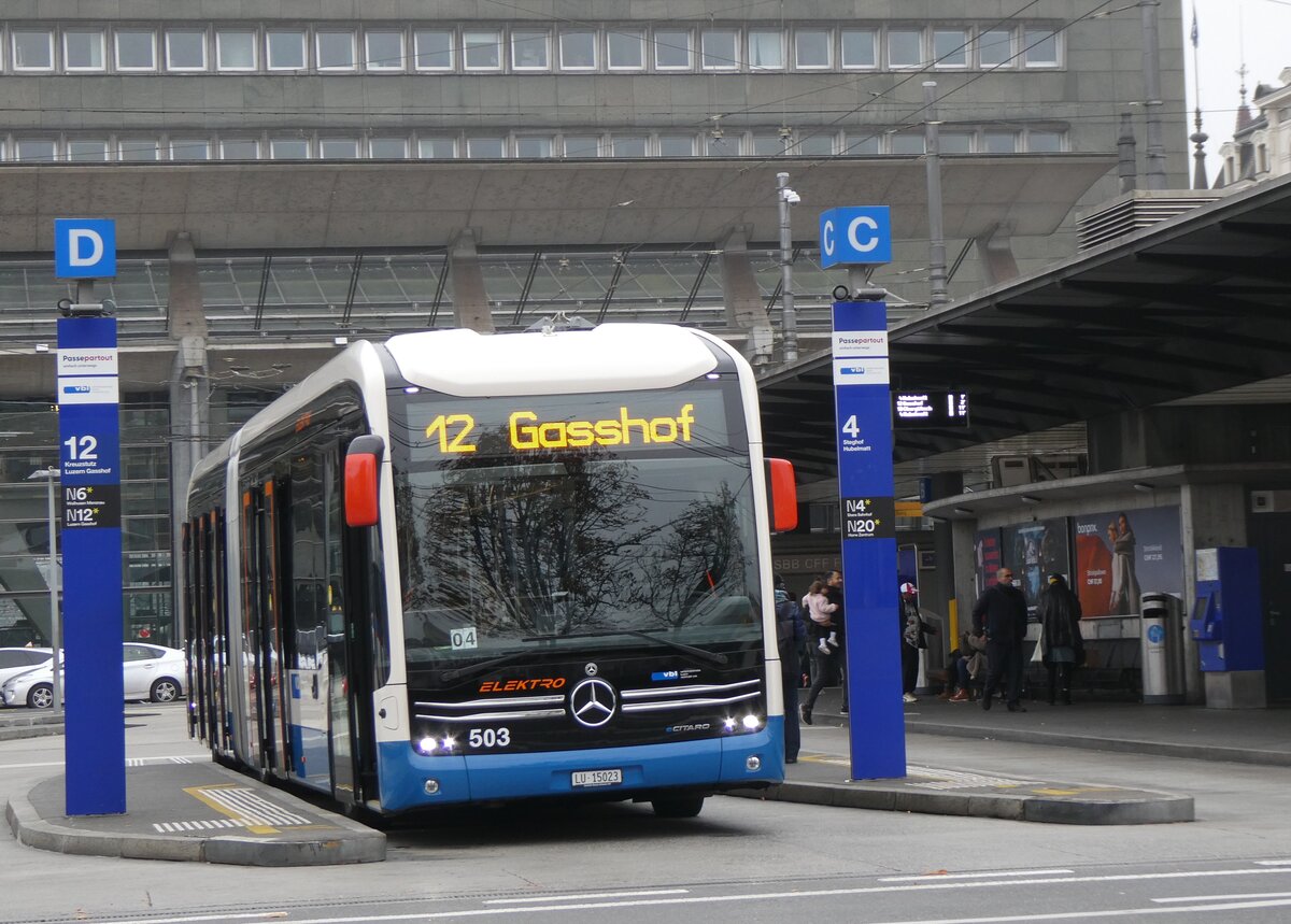 (269'026) - VBL Luzern - Nr. 503/LU 15'023 - eMercedes am 9. November 2024 beim Bahnhof Luzern