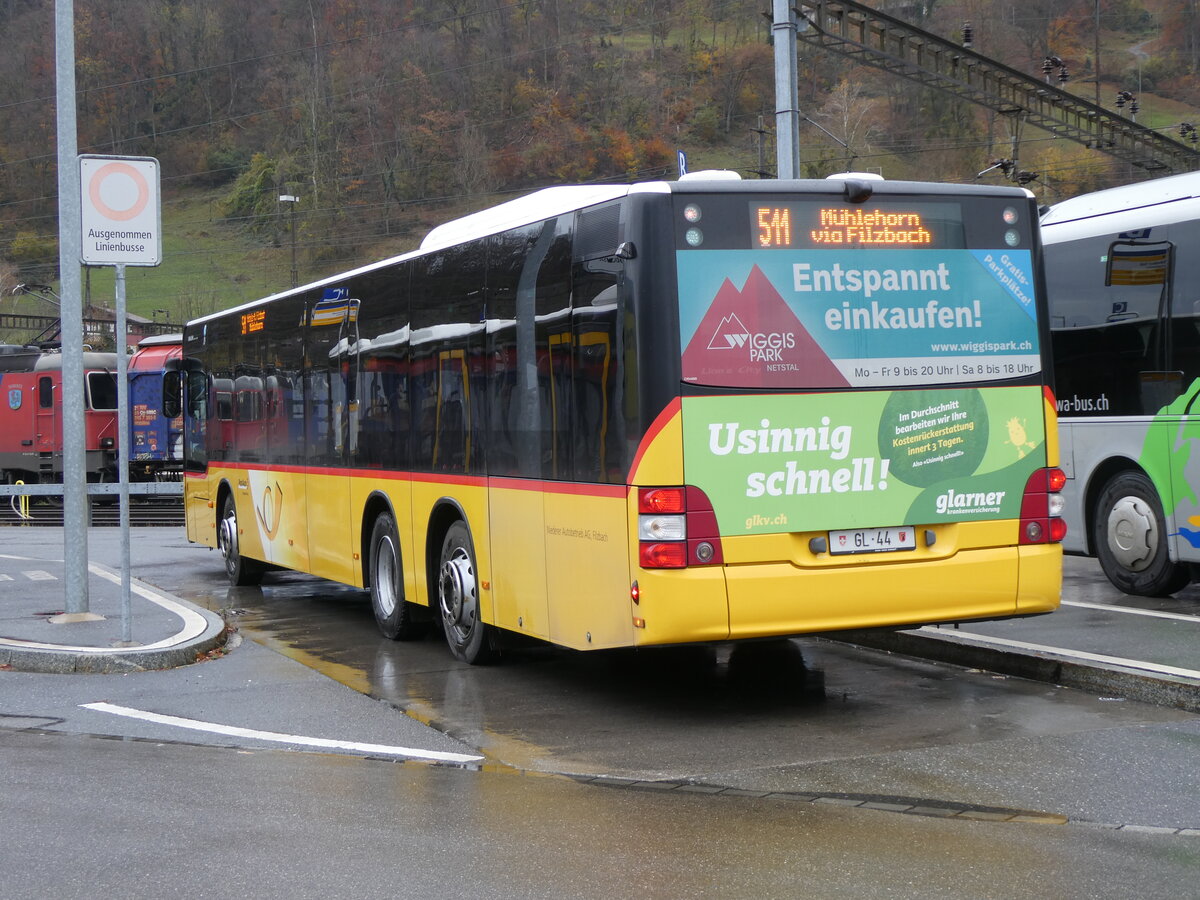 (269'256) - Niederer, Filzbach - Nr. 31/GL 44/PID 10'167 - MAN (ex Schwizer, Goldach; ex Casutt, Gossau) am 19. November 2024 beim Bahnhof Ziegelbrcke