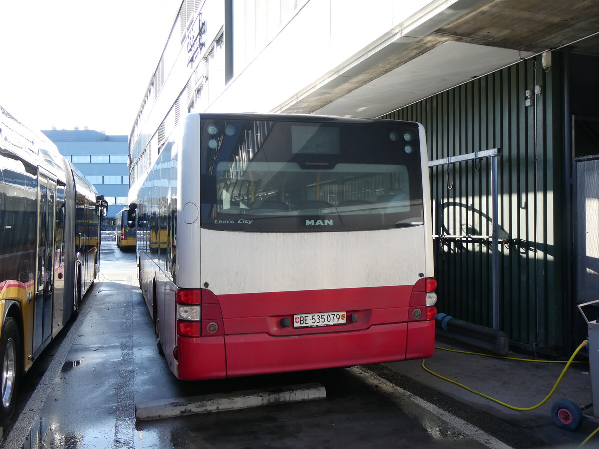 (269'396) - PostAuto Bern - BE 535'079/PID 12'334 - MAN (ex Dr. Richard, A-Wien Nr. 1420) am 26. November 2024 in Bern, Postautostation