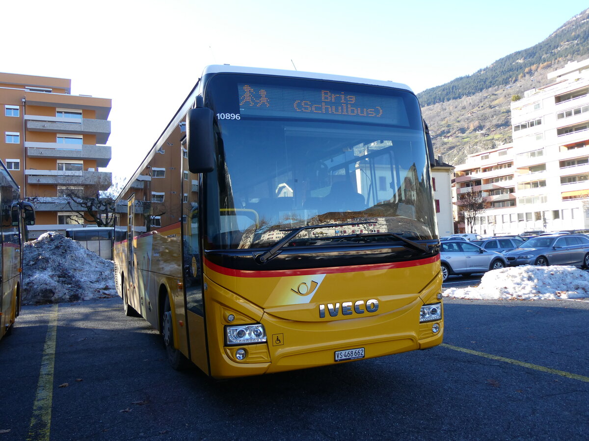 (269'475) - PostAuto Wallis - VS 468'662/PID 10'896 - Iveco (ex Zerzuben, Visp-Eyholz Nr. 62) am 29. November 2024 in Brig, Garage