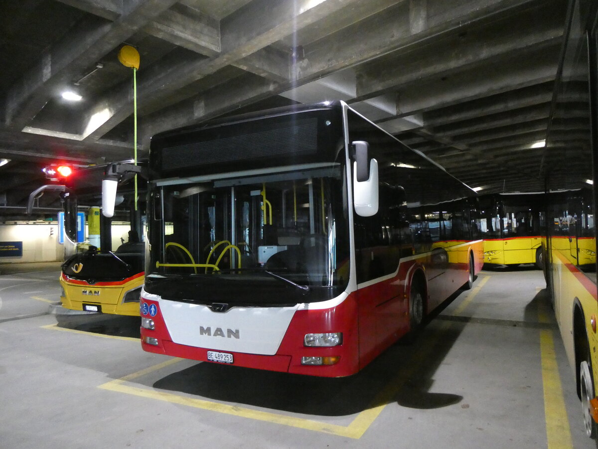 (269'482) - PostAuto Bern - BE 489'253/PID 12'335 - MAN (ex Dr. Richard, A-Wien Nr. 1421) am 30. November 2024 in Bern, Postautostation