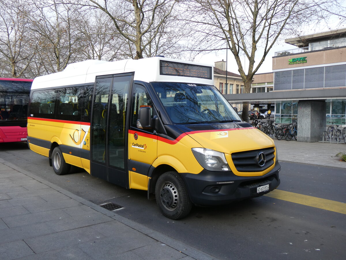 (269'488) - CarPostal Ouest - VD 603'814/PID 10'619 - Mercedes am 30. November 2024 beim Bahnhof Yverdon