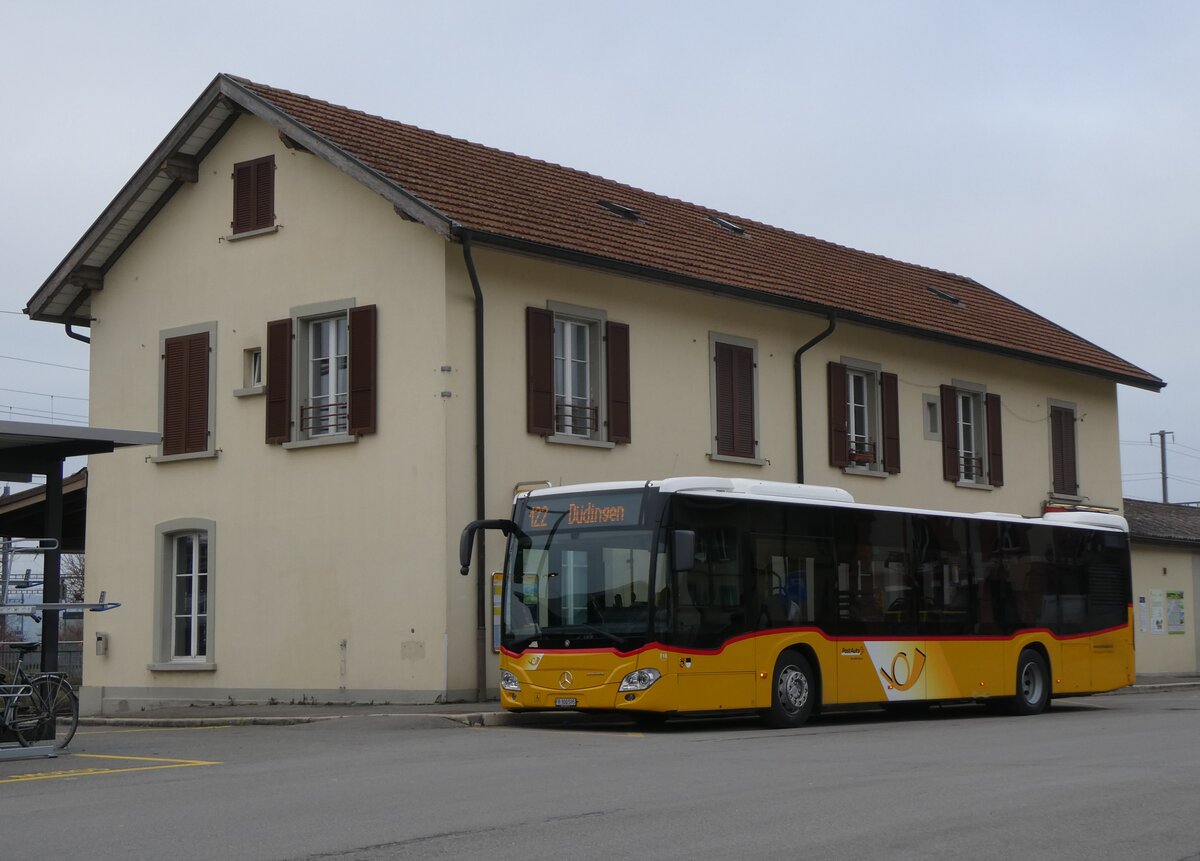 (269'566) - Wieland, Murten - Nr. 118/FR 300'595/PID 11'558 - Mercedes am 30. November 2024 beim Bahnhof Kerzers