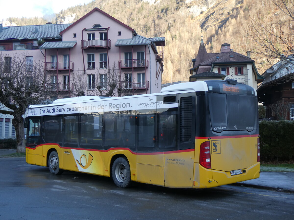 (269'935) - Flck, Brienz - Nr. 22/BE 868'722/PID 11'213 - Mercedes am 17. Dezember 2024 in Meiringen, Postautostation