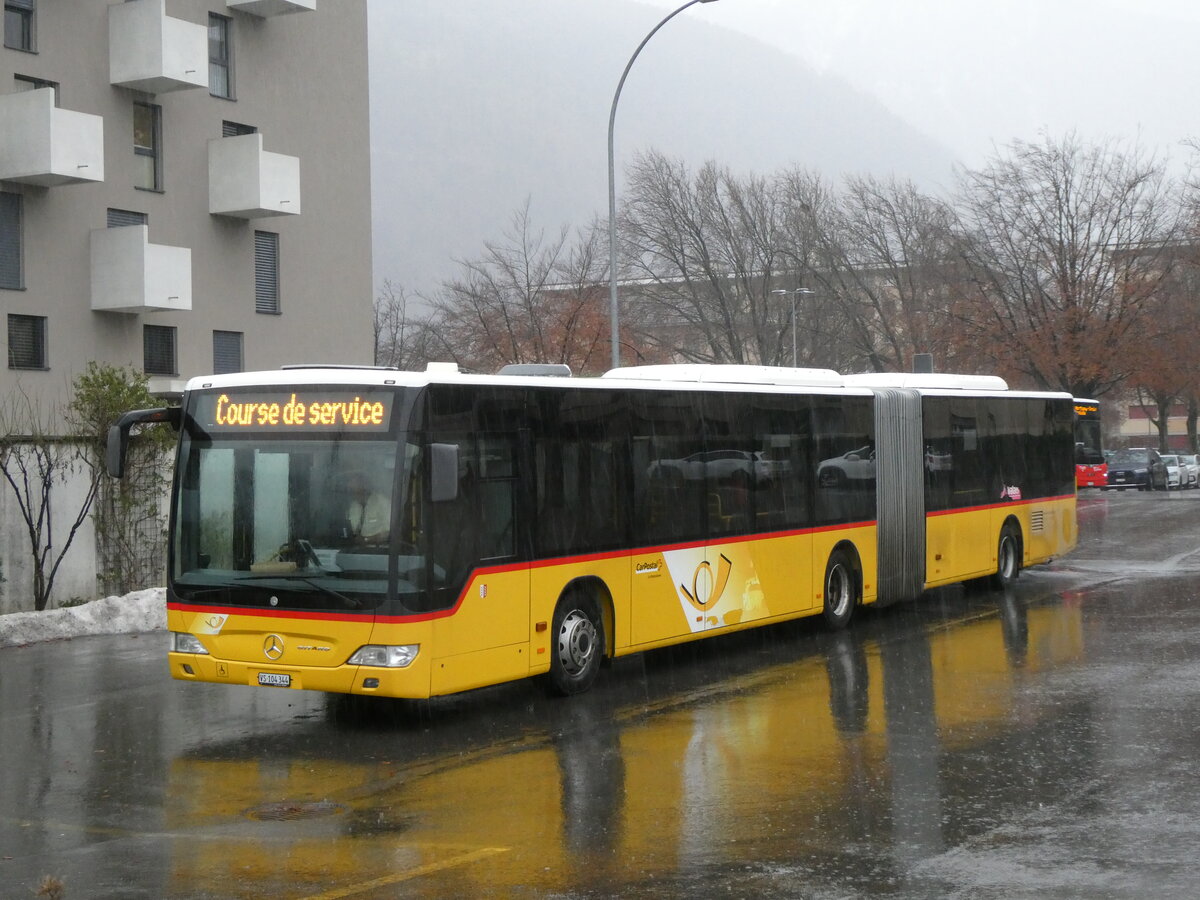 (269'987) - Buchard, Leytron - VS 104'344/PID 5396 - Mercedes am 19. Dezember 2024 beim Bahnhof Martigny